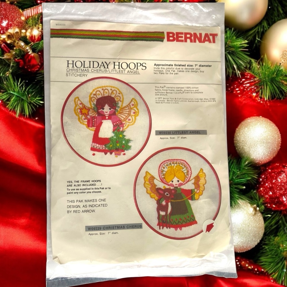 Vintage Unopened 1977 Bernat Yarn & Craft Christmas Cherub Stichery Hoops